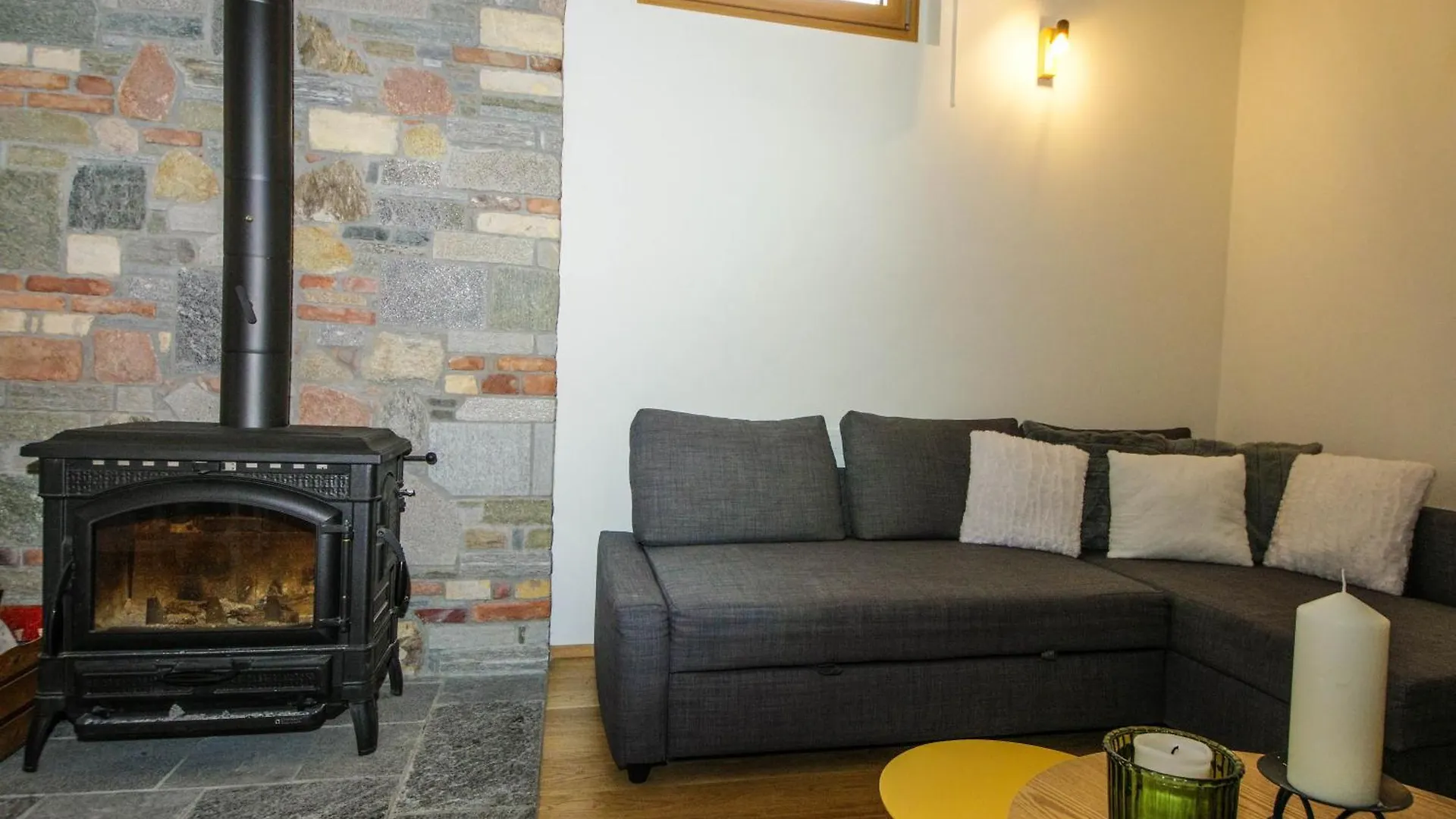 Casa Noa, Appartamento Con Giardino Privato Gemonio 0*,  Italy